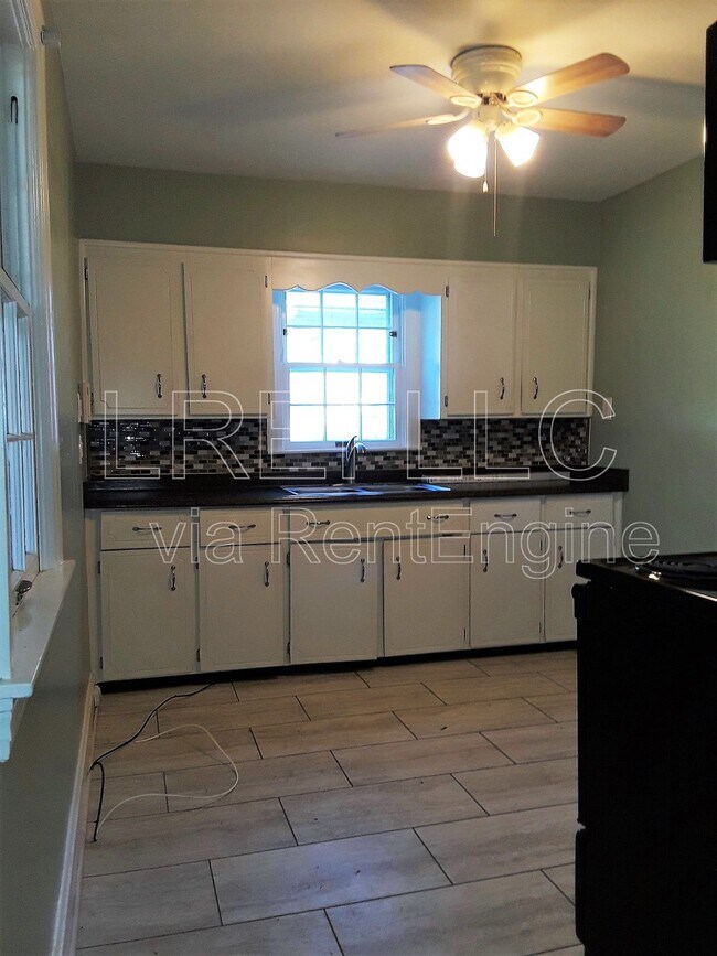 Foto del edificio - 1025 Carlisle Ave