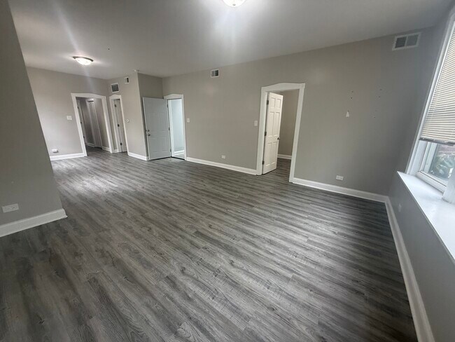 Foto del edificio - 5319 W Fullerton Ave