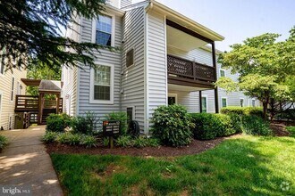 Building Photo - 10039 Oakton Terrace Rd