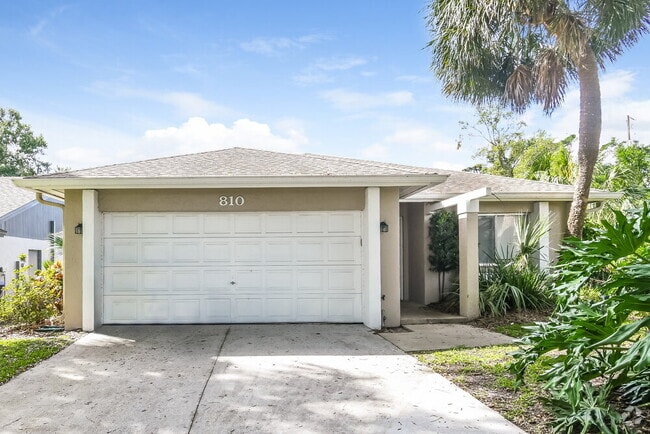 Building Photo - 810 Grand Cayman Ct