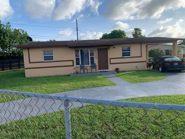 Building Photo - 11800 SW 185th St