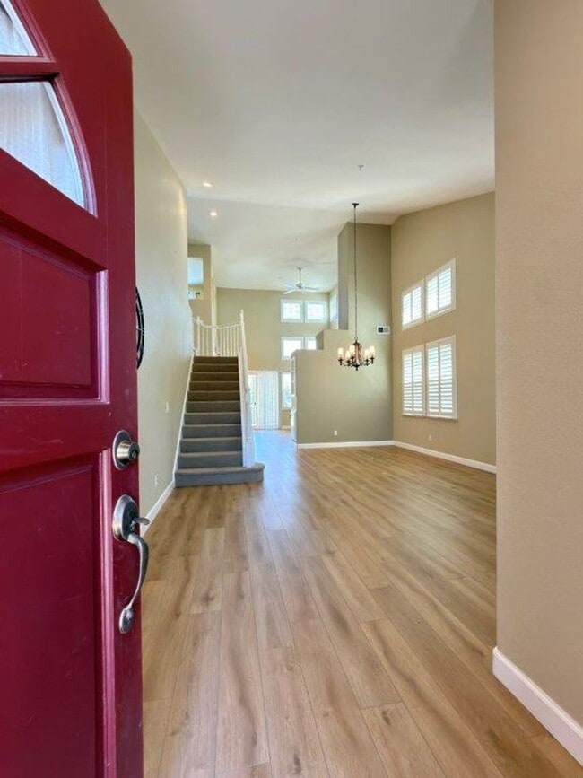 Building Photo - Coveted Napa Yacht Club 3 Bedrooms, 2 1/2 Bathrooms, w/ 1st Level Primary Bedroom/Bath