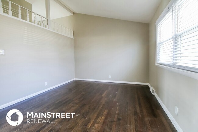 Building Photo - 7913 NE 55th St