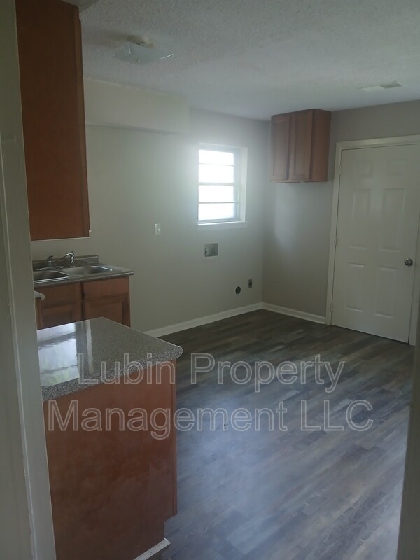 Building Photo - 1410 Sardis St