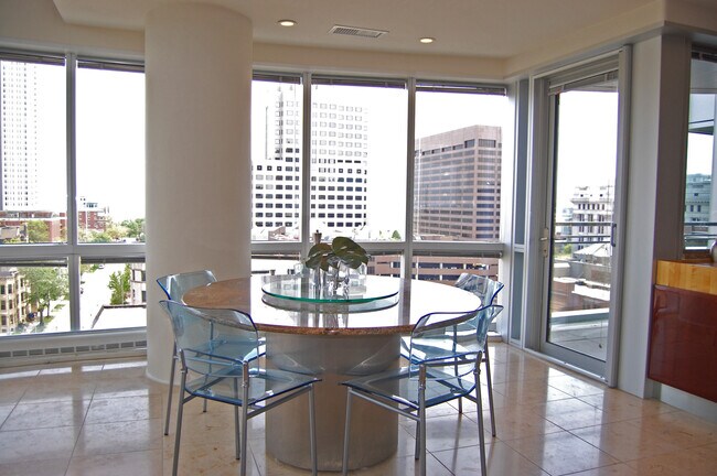 Kitchen Dinette Area - 545 E Wells St
