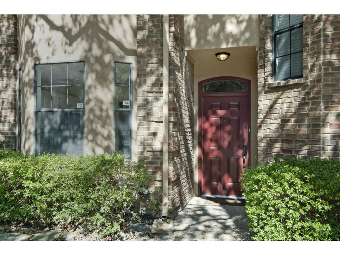 Beautiful Oak Lawn Condo - 2 Bedroom 2 1/... - Beautiful Oak Lawn Condo -  2 Bedroom 2 1/...