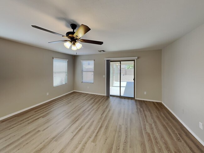 Building Photo - 2170 W Agrarian Hills Dr