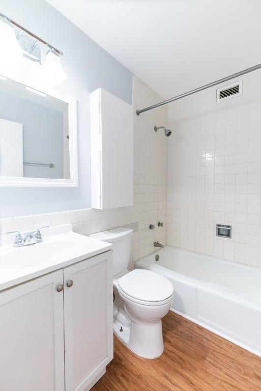 Foto del edificio - 0 bedroom in CHICAGO IL 60660