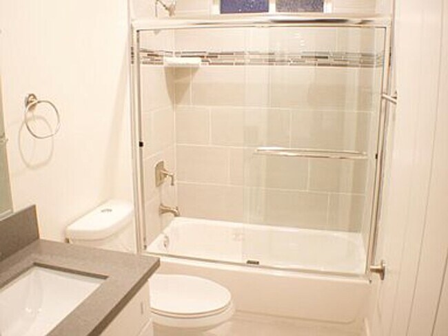 Building Photo - 5628 Willowcrest - Saheb Singh