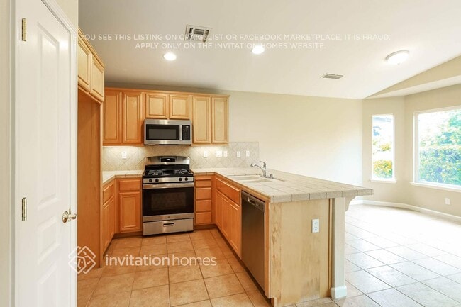 Building Photo - 395 Atlantic Dr