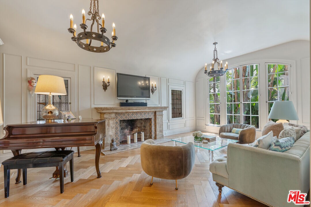 Foto principal - 809 S Muirfield Rd