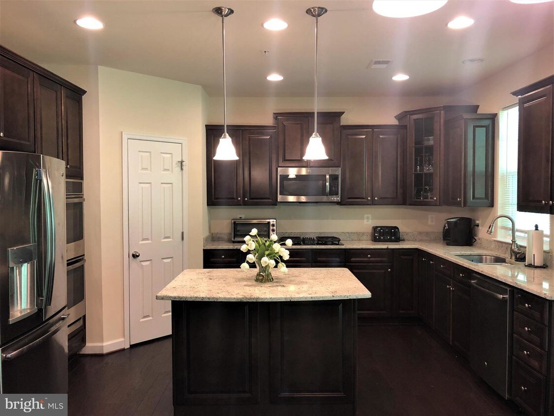 Foto principal - 4609 Imperial Oaks Lane