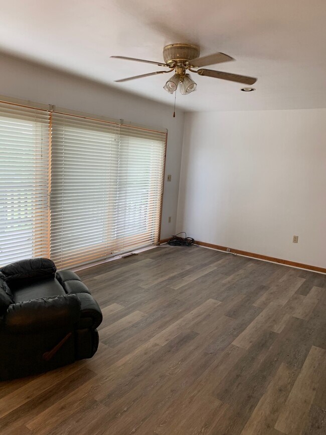 Foto del edificio - 2 Br 2 Ba house in the county; quiet and p...