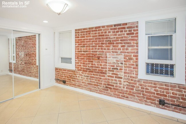 Building Photo - 709 Fillmore St