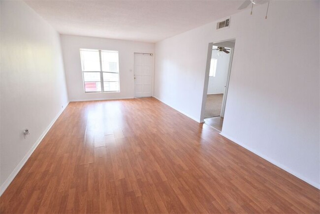 Building Photo - 200 Agnes Ct