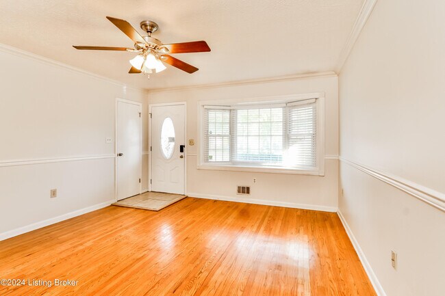 Foto del edificio - 6305 Morning Glory Ln