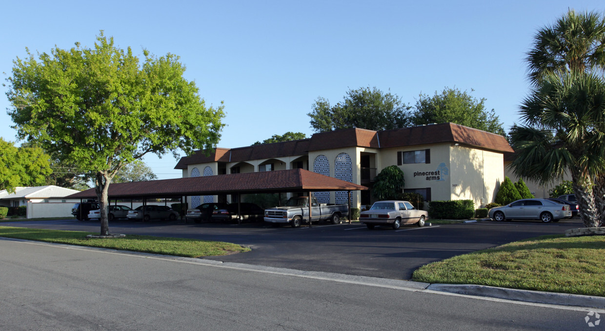 Primary Photo - Pinecrest Arms