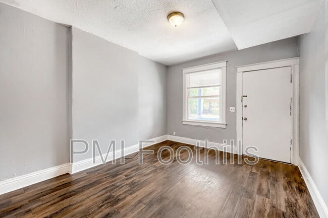 Photo - 420 Fox St Townhome