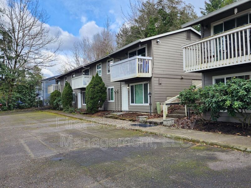 5704 SW Beaverton Hillsdale Hwy Unit 2, Portland, OR 97221 Condo for