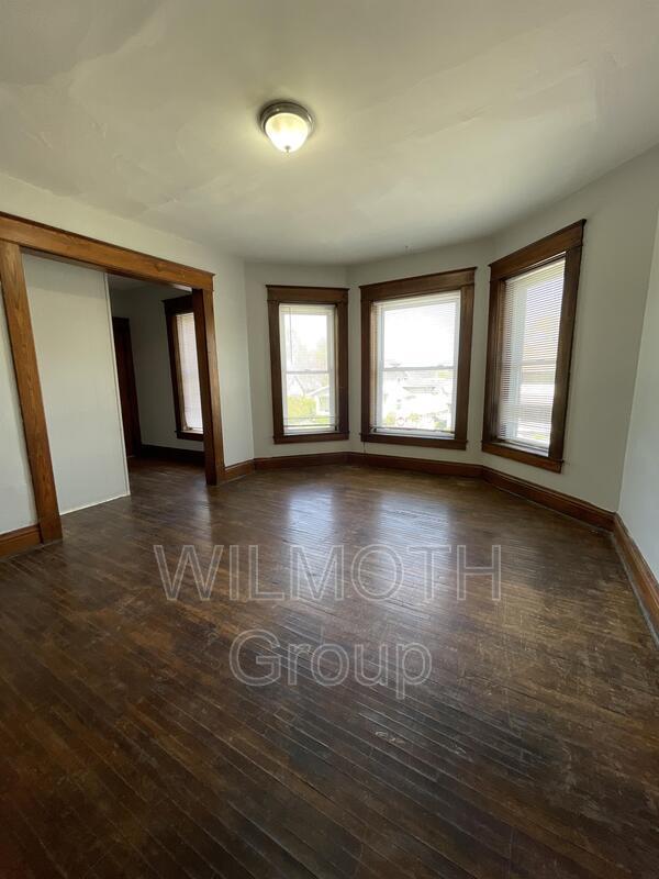 Foto del edificio - 801 E Main St