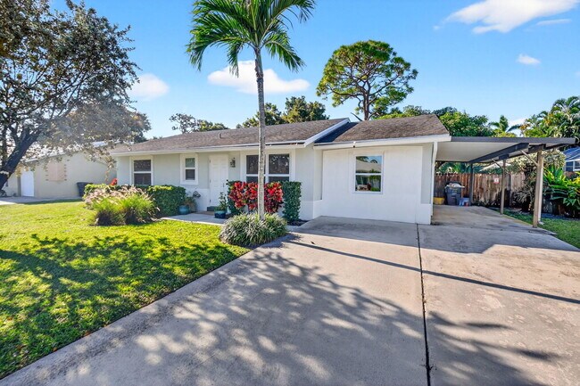 Foto del edificio - 4896 Neros Dr