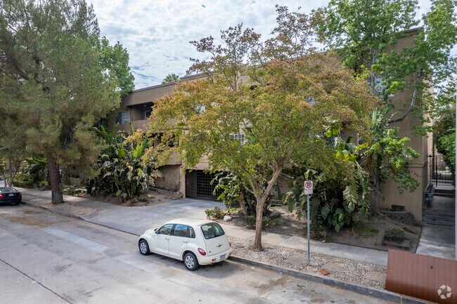 11252 Peachgrove St - Peach Grove Apartments