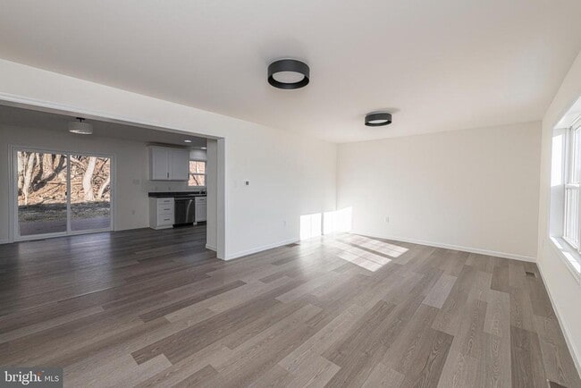 Foto del edificio - 617 Port Providence Rd