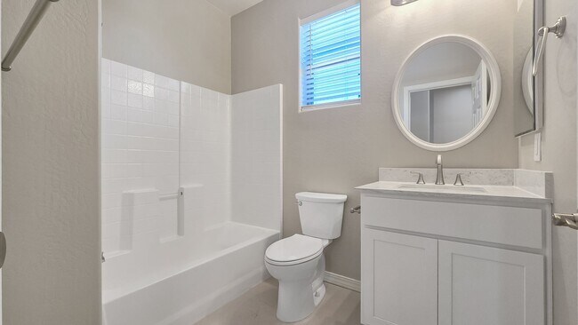 Foto del edificio - Enjoy the incredible amenities at Estrella Mountain Ranch!
