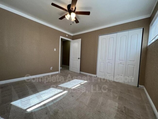 Foto del edificio - 7728 Catalpa Ave