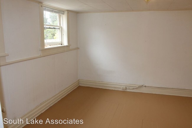Building Photo - 4120 Burke Ave N