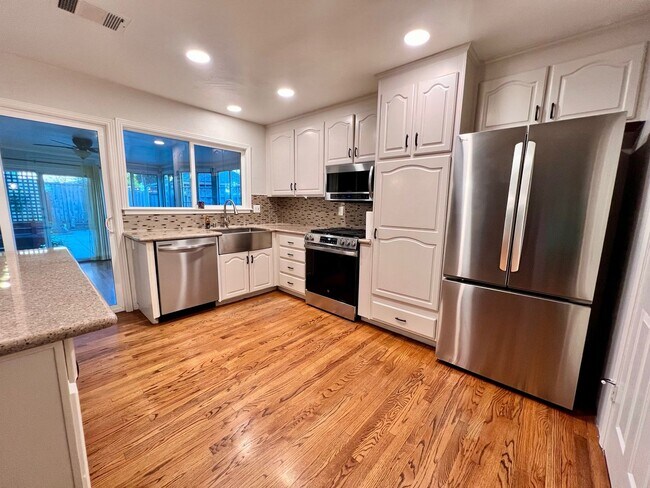Foto del edificio - SAN JOSE - Single level 3 bedroom 2 bath home