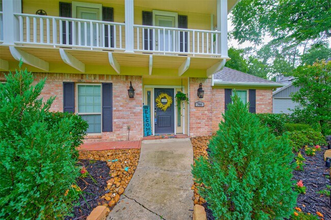 Building Photo - 746 Stone Mountain Dr