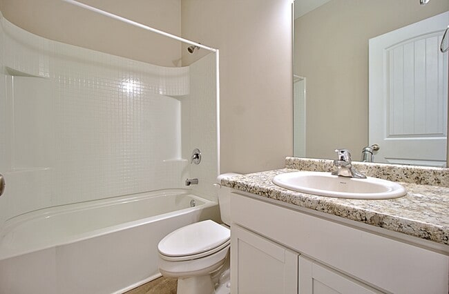 Building Photo - 33 Daylily Ct