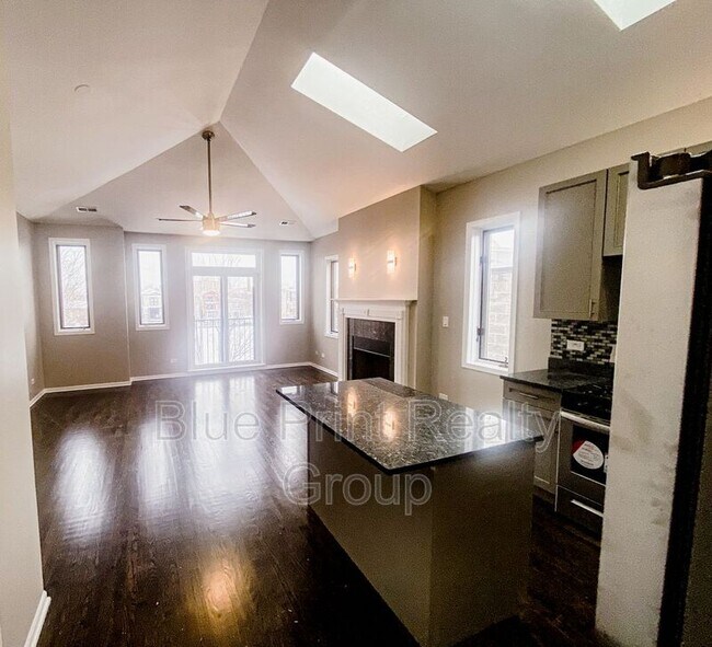 Foto del edificio - 6332 S Ingleside Ave