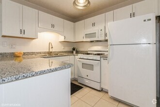 Building Photo - 5S 66 Pebblewood Ln
