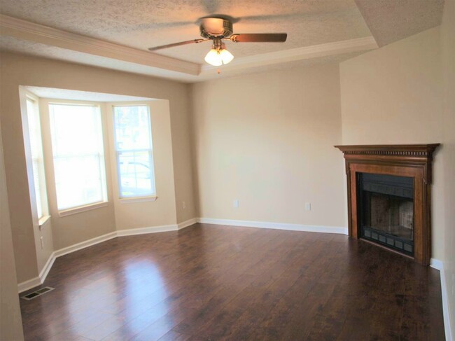 Living room - 1613 Cedar Tree Ln