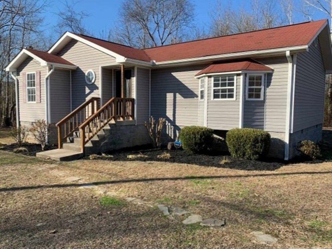 Primary Photo - Clean and Cute 3 Bedroom, 2 Bath Single Fa...