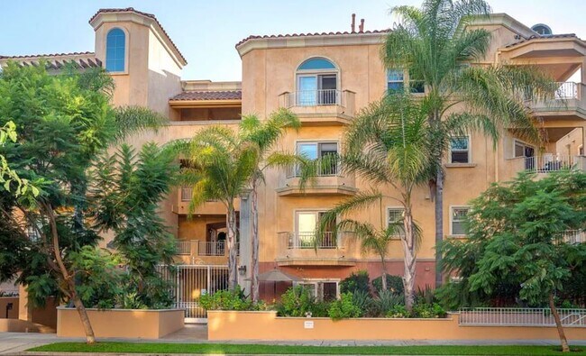 Building View - 1511 Camden Ave