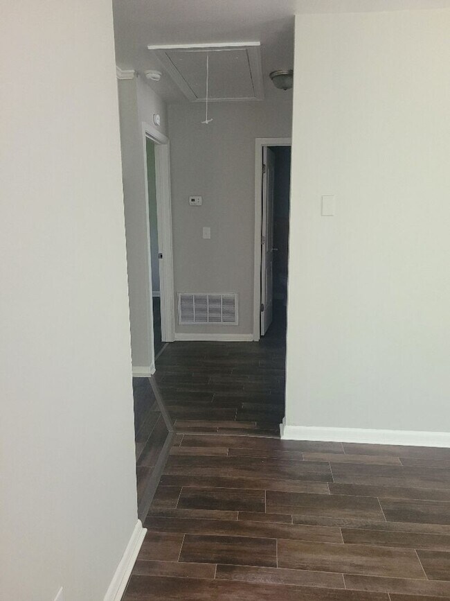 Foto del edificio - 225 W. Horton Ave and 108 N.Wakefield St.