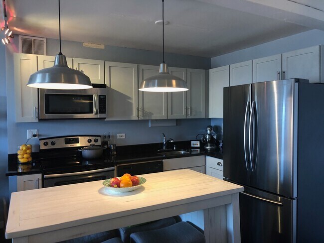 Foto del edificio - 655 W Irving Park Rd