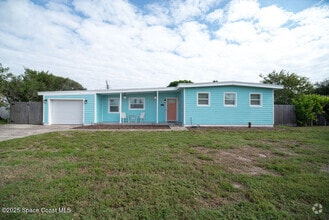 Building Photo - 207 NE 1st Ct
