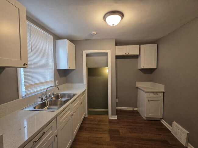 Foto del edificio - 12799 Elmdale St