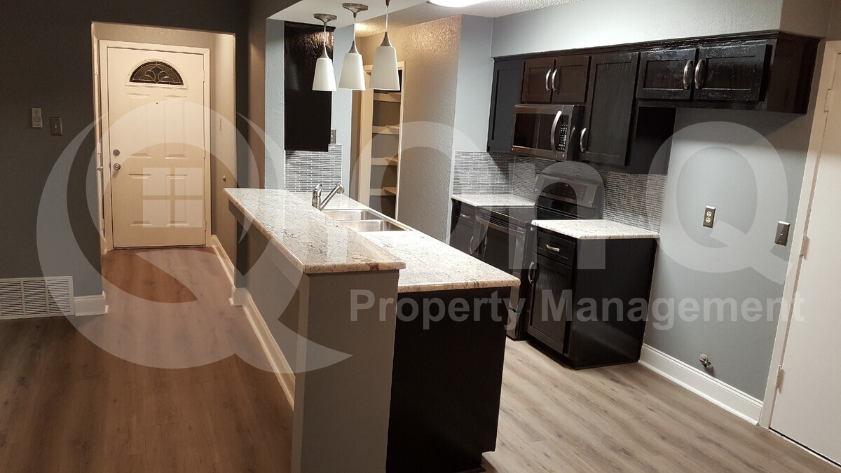 Photo - 4904 Brookhollow Drive