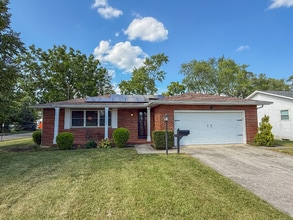Building Photo - 3084 Sawyer Dr