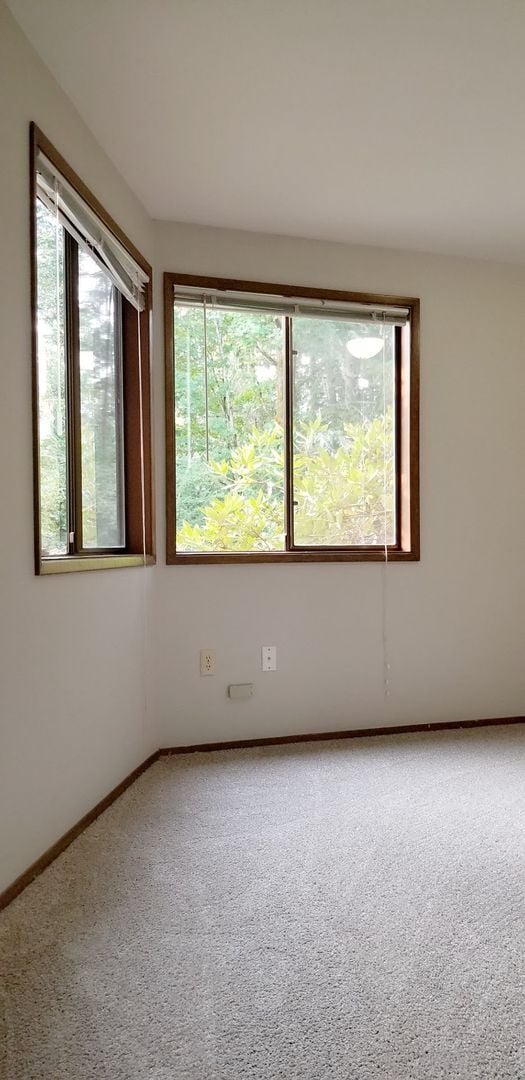 Foto del edificio - Hard to find 5 bedroom home in Tamoshan ne...