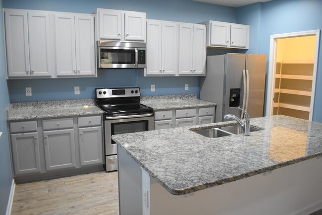 Building Photo - 145 Presley Ln