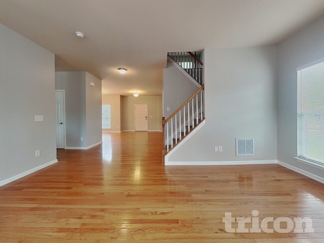 Building Photo - 2190 McLaughlin Dr