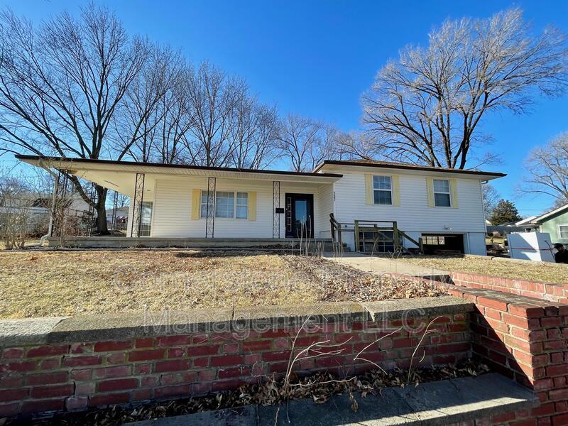 727 Ash St, Eudora, KS 66025 House Rental in Eudora, KS