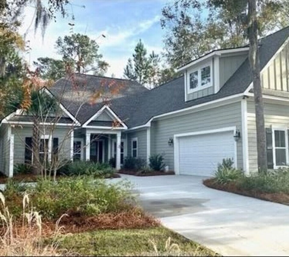 Foto principal - Stunning Home in Rose Hill!