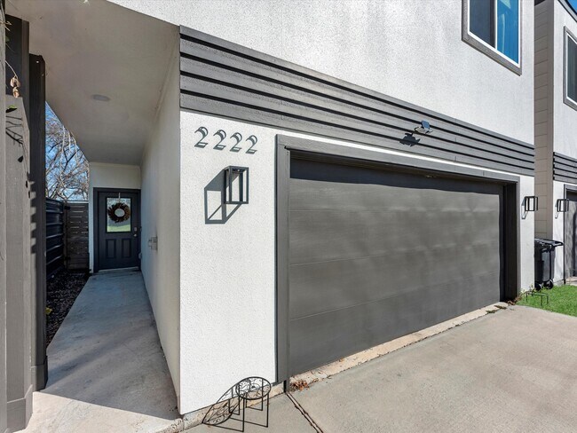 Foto del edificio - 2222 Wavell St